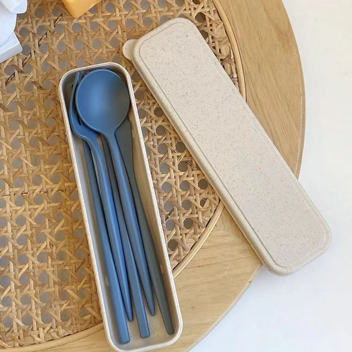[Portable Travel Use] 4pcs Portable Wheat Straw Tableware Set, Easy to Clean And Store, Resistant to Falling, Suitable for Students, White Collar, Blue Collar, Outdoor Dinner Travel Use